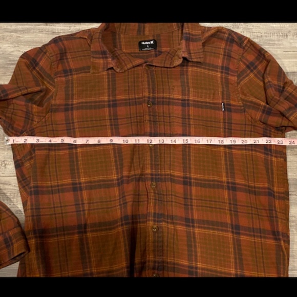Hurley Men’s flannel - Picture 6 of 7